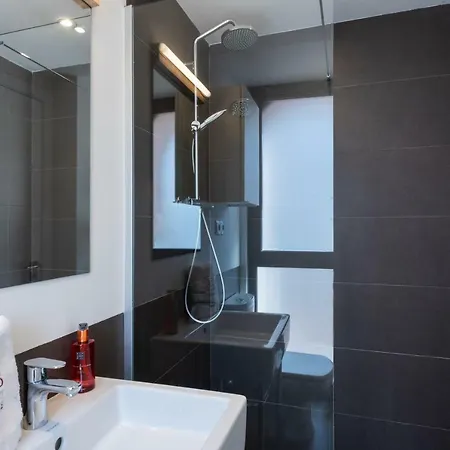 Appartement Petit Luxe Tobella Esquerra à Terrassa Extérieur photo
